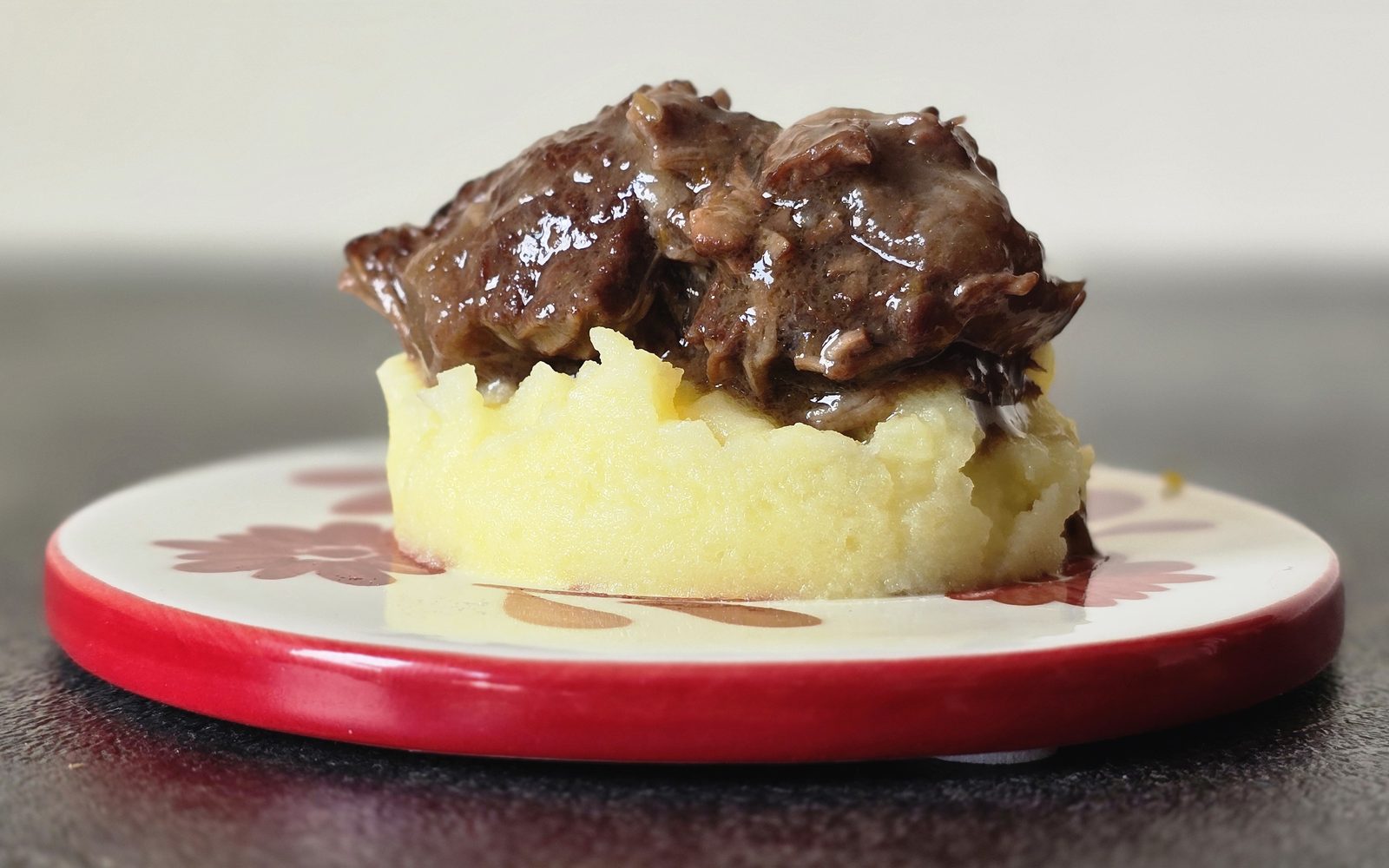 Ragoût de bœuf au genièvre et purée de pommes de terre